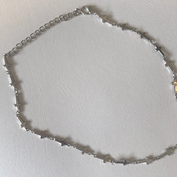 Cross choker - Picture 2 of 3